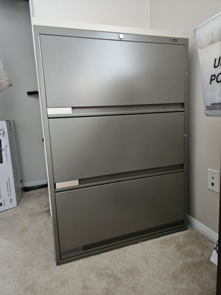3-shelves Metal Filing Cabinet