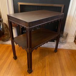 Antique Beacon Hill Collection Wood Accent Table – Early American / Colonial Revival Style