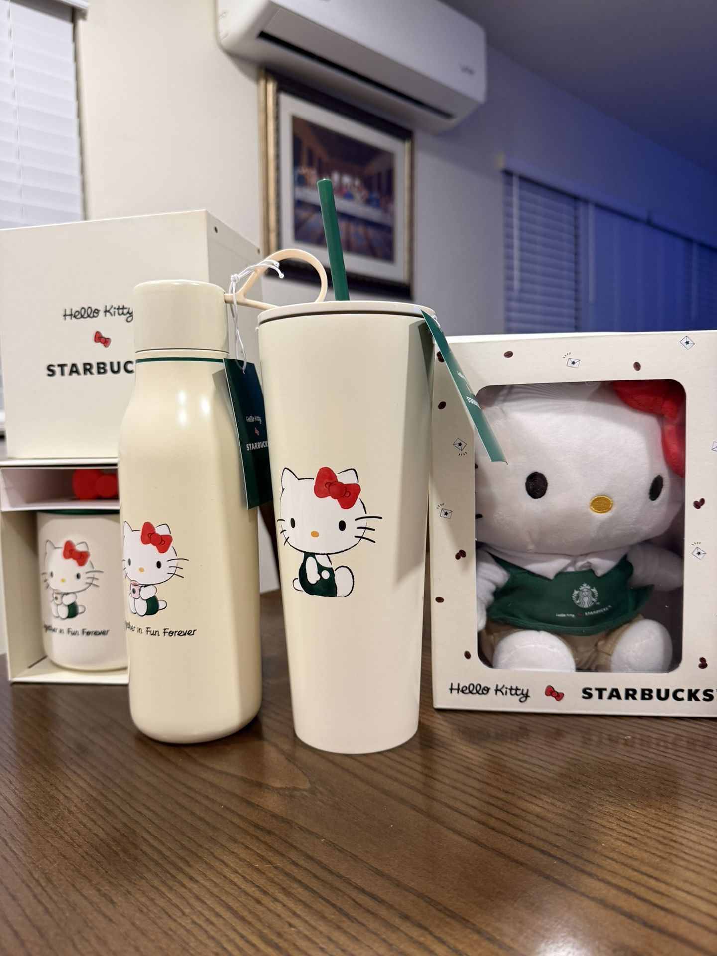 Hello Kitty Starbucks Collection 