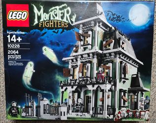 Lego Set #10228 - Haunted House