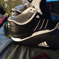 Adidas RIVALS LO SIZE 13