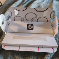 Apple Watch SE 2nd Edition (Unlocked)