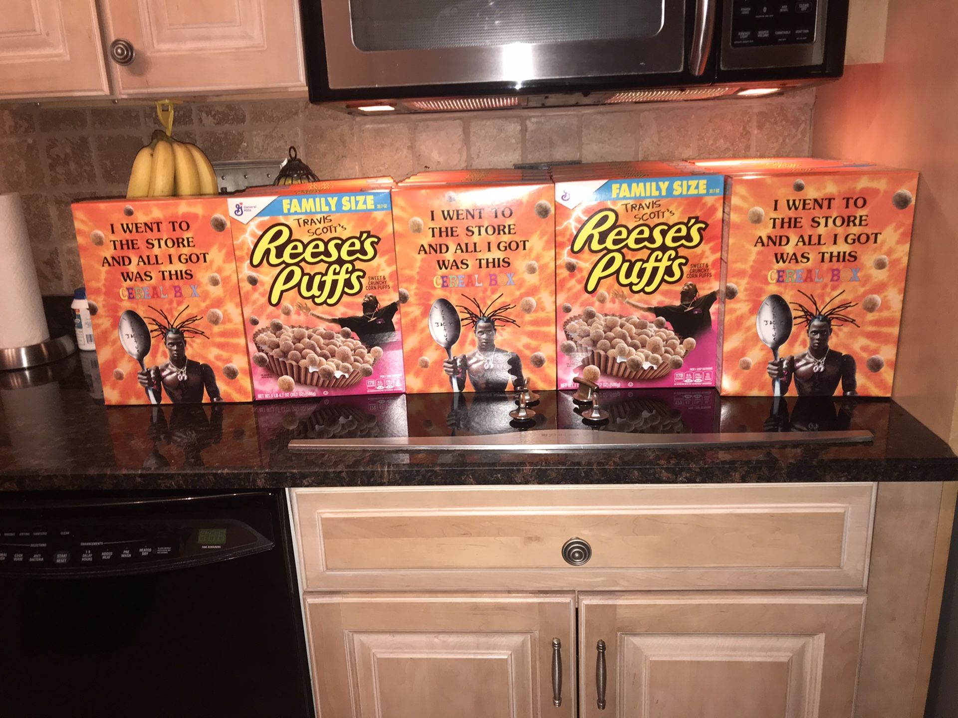 Travis Scott x Reese’s Puffs limited edition RARE!!!