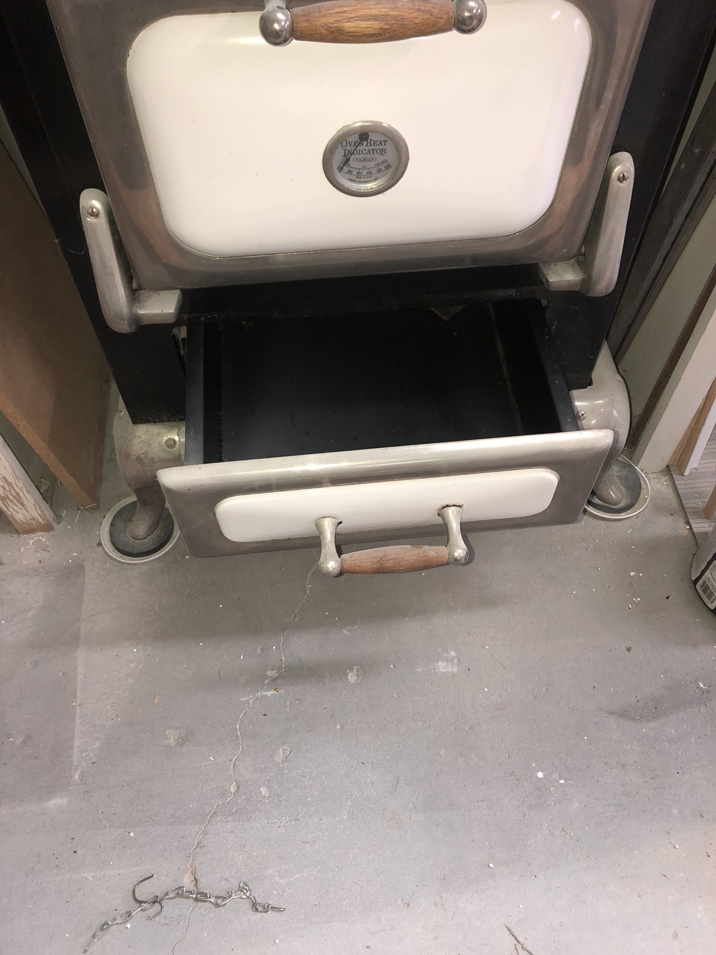 HEARTLAND ELECTRIC STOVE/OVEN MIDRL 8000 for Sale in Canton, OH OfferUp