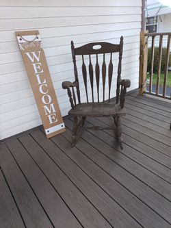Wooden Rocking Chair 