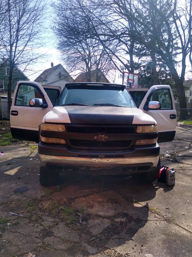 2001 Chevy Silverado 2500 Pick Up 