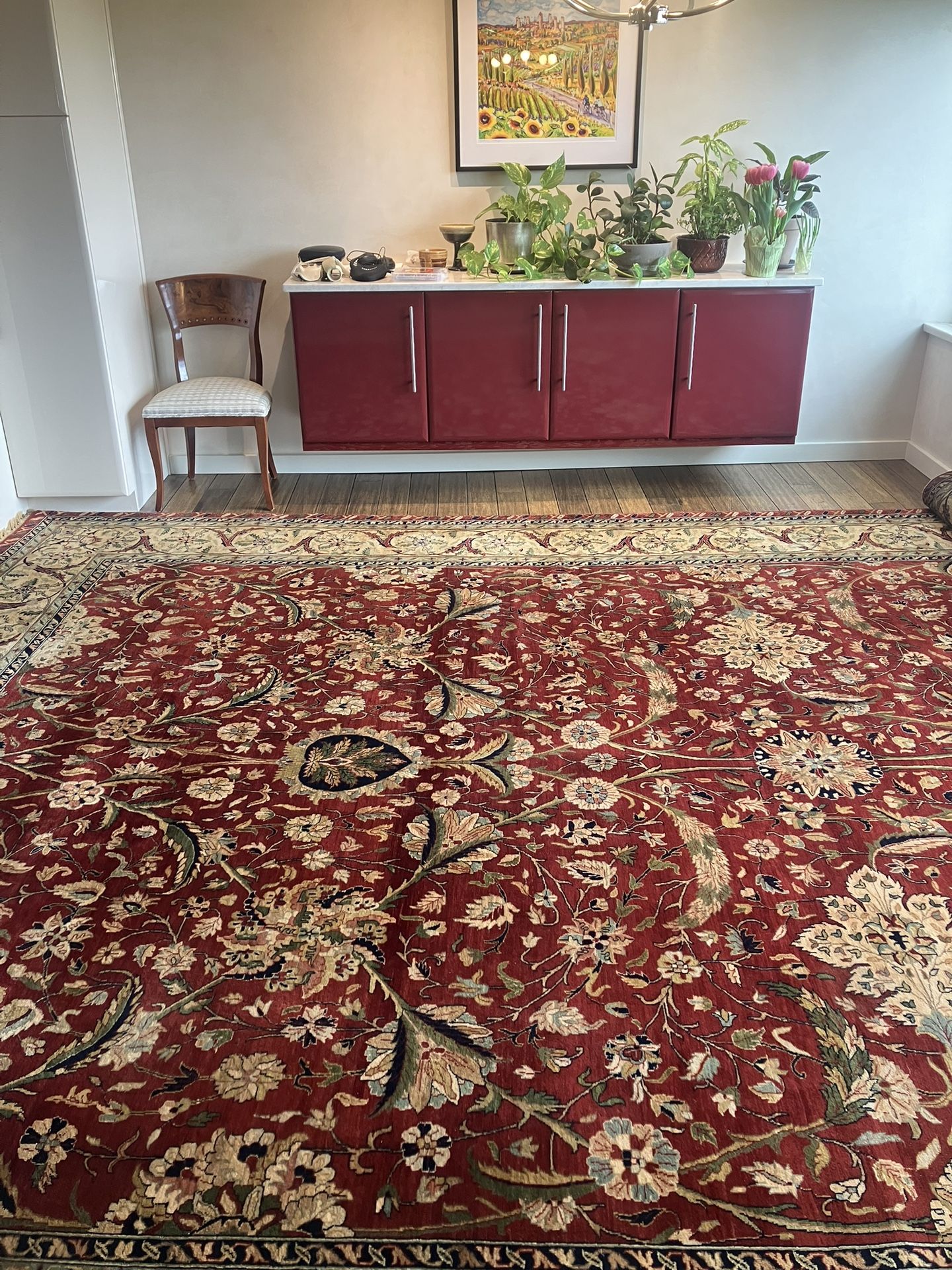 ⸻ For Sale – Vintage Hand-Woven Rug Beautiful vintage rug in excellent condition.