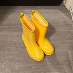 yellow rain boots 