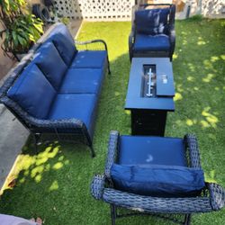 New fire pit patio set/ Outdoor Furniture