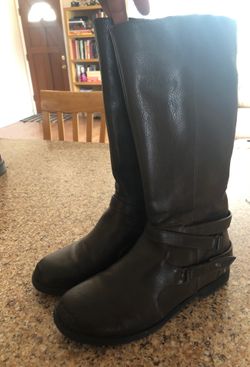 Kenneth Cole reaction boots