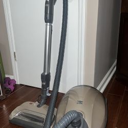 Kenmore Vacuum canister 
