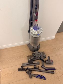 Dyson D66 (pet) with attachments