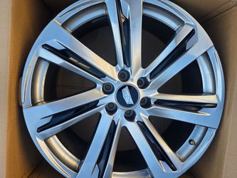 Original 24" CADILLAC ESCALADE 2026 wheels with new  tires