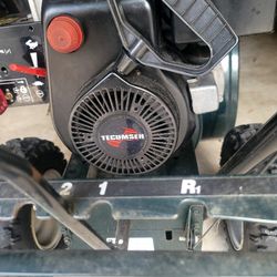 MTD YARD MACHINE SNOW BLOWER 22" 5HP Electric Start