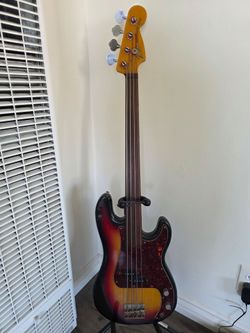 Fender Vintage Bass Fender Bass
