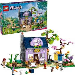 LEGO Friends Beekeepers' House and Flower Garden - with 4 Minidolls and 2 Animal Toys - 42669
