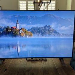 LG 50 inch 4K Smart TV with Wall Mount