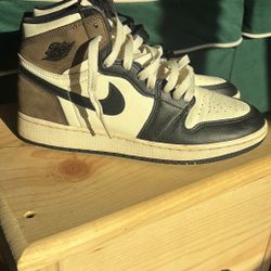   Jordan 1 Retro Dark Mocha 