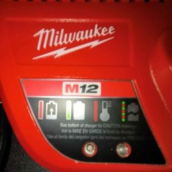 Milwaukee M12 Charger