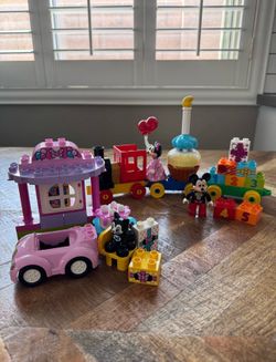 Lego duplo Mickey Train and Minnie surprise