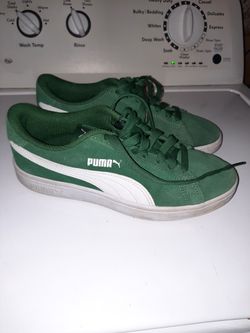 Puma Smash v2 SIZE 5Y SUEDE Sneakers