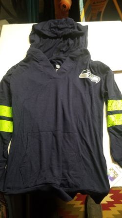 Girls XS (4-5 Hooded Long Sleeve Seahawks