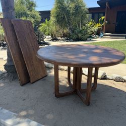 FREE OAK TABLE WITH 2 EXTENSION LEAVES 