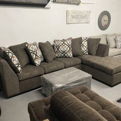 Brown Sectional With Designed Pillows ‼️financing Available ‼️