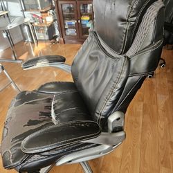 Black Office Chair (Free)