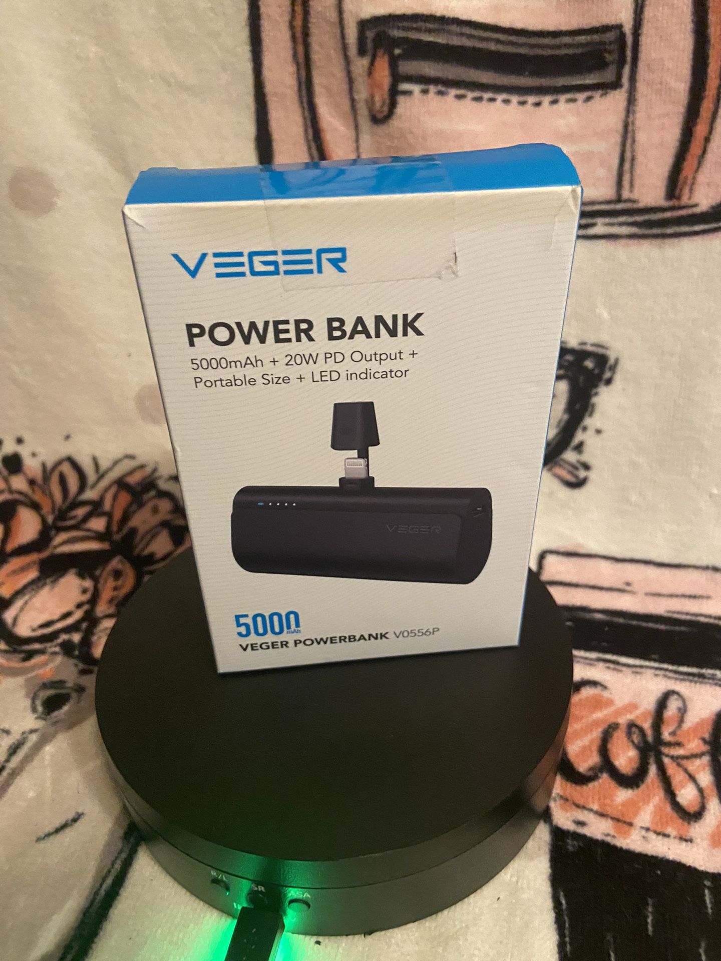 Brand new power bank V E G E R with charger for iPhones