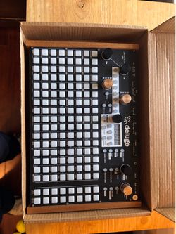 Synthstrom Deluge 7SEG
