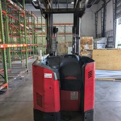 Raymond Corporation Reach Forklift 2019