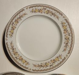 Ekco International Golden Autumn Service For Four Plus Gravy Boat, Sugar Bowl And Creamer