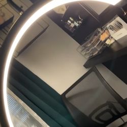 Glamcor Cresent Light