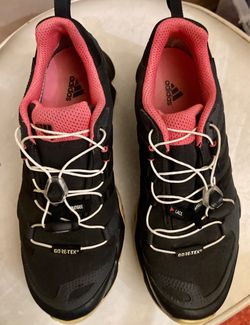 Adidas Gore Tex Hiking woman size 7.5