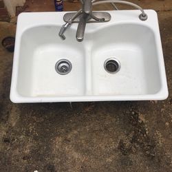 2 sink vanities with faucet