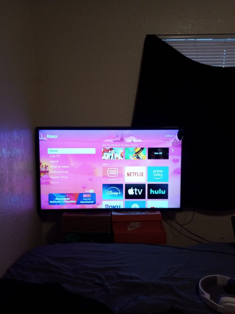 55' inch Tv with Roku Stick