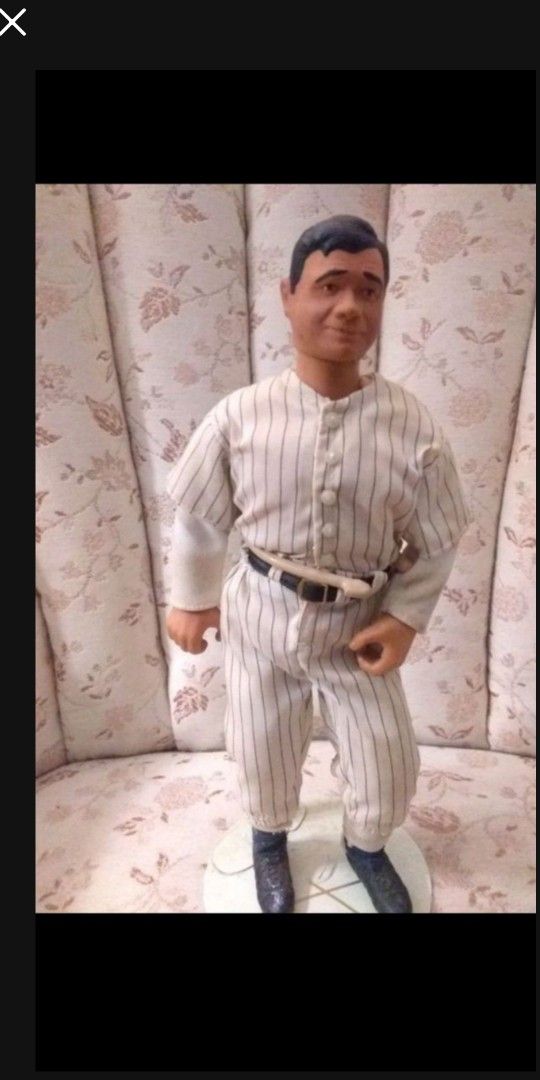 VINTAGE) BABE RUTH FIGURINE DOLL