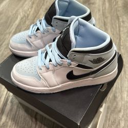Air Jordan 1 Mid Se