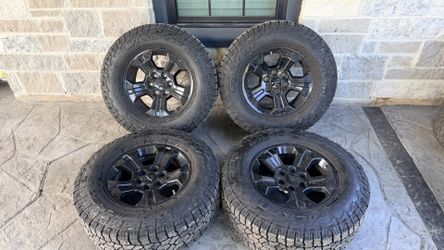18’ Silverado Tahoe Suburban Sierra Denali Yukon Glossy Black Wheels Tires 6 Lug