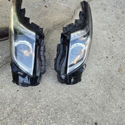 2014 Cadillac Headlights 