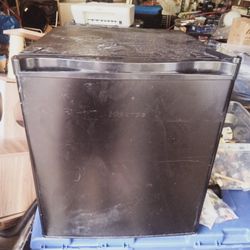 Hisense Mini Fridge