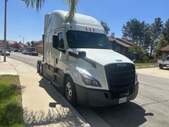 Freightliner semi truck sleeper D15