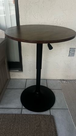 Cocktail table