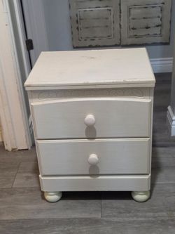 Bedroom dresser and nightstand
