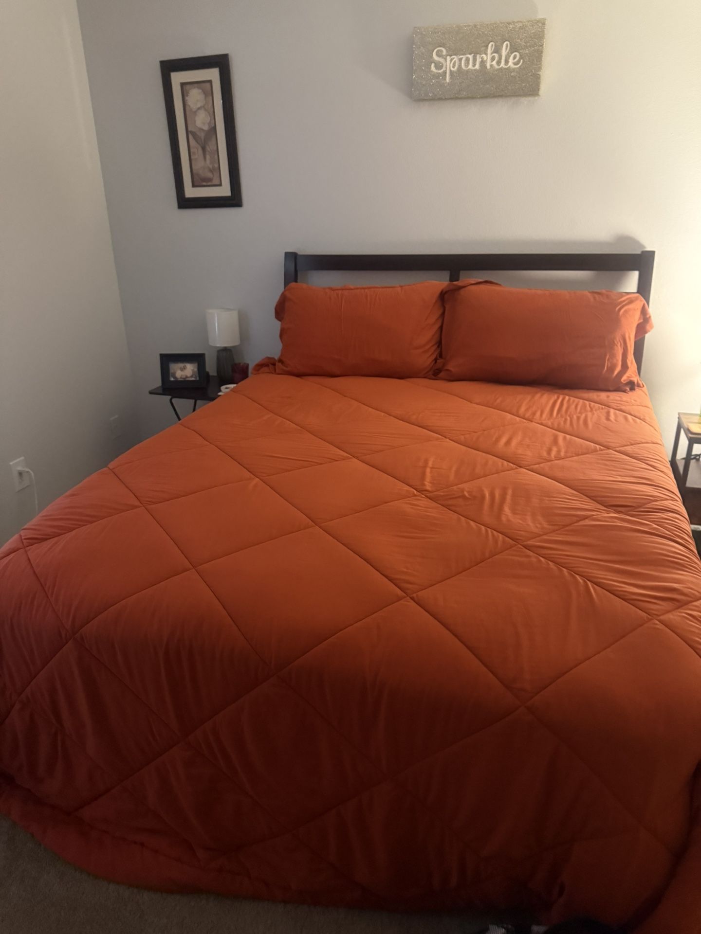 Queen Size Foam Mattress Bedroom Set With Dresser