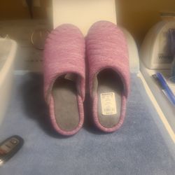 Slippers Women's isotoner -NEW