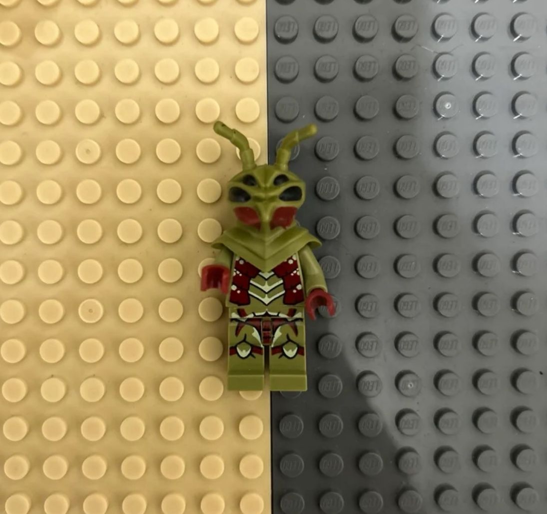 Lego Star Wars Mantizoid Minifigure
