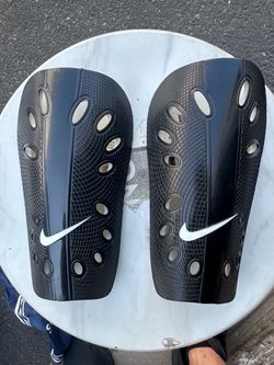 Nike J Guard Lightweight Breathable Shin Guards Small Black White Soccer- size L