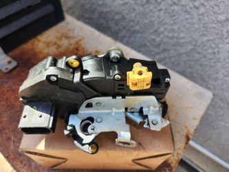 Door actuator 2009 chevy silverdo